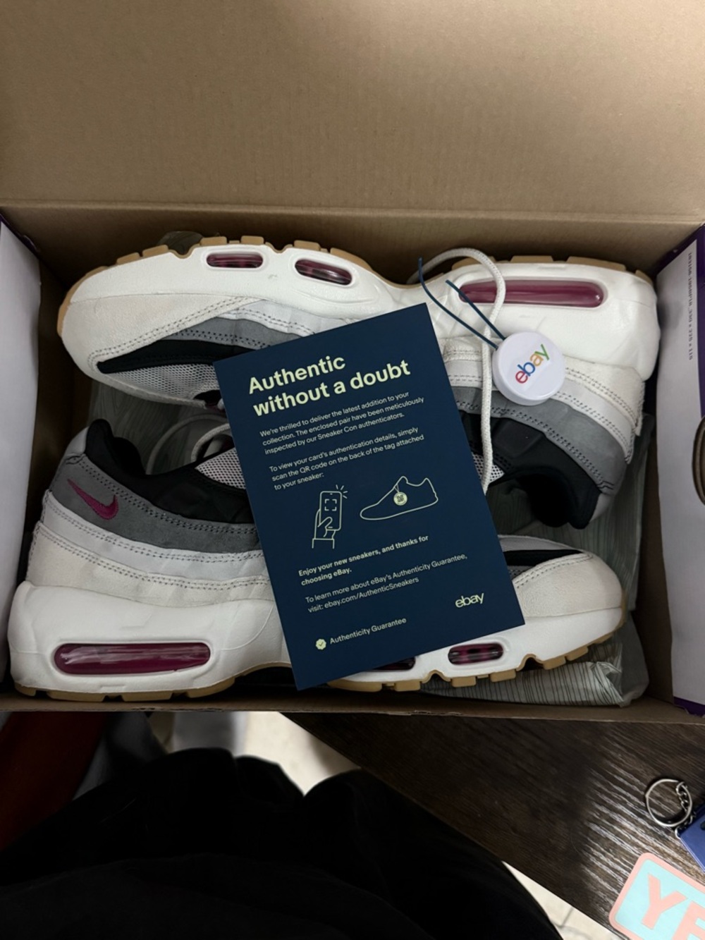 Nike Black and White Shoe Label Tag - Picture 9 of 10